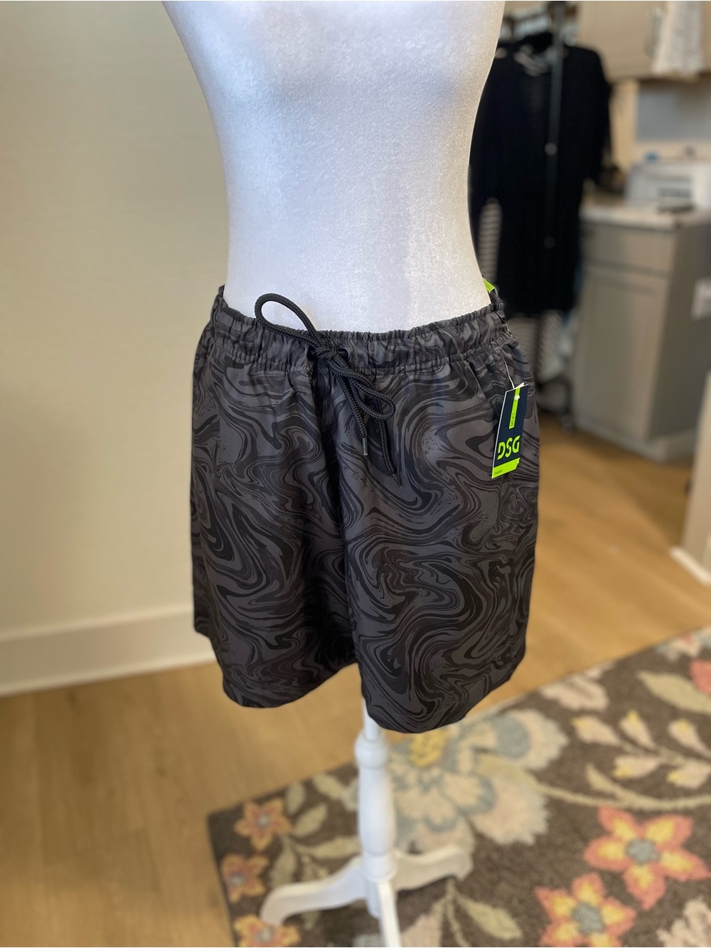 DSG Men's Black and Gray Swirl Training Shorts
